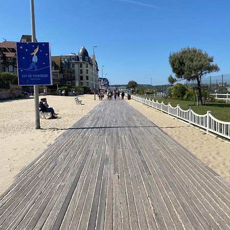 Cote Plage - Magnifique Appartement De Charme A Trouville Sur Mer - Linge - Lit Fait - Parking - Wifi - Classe Par L'Office Du Tourisme エクステリア 写真